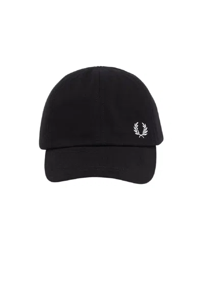 Fred Perry Logo Embroidered Baseball Cap In Black