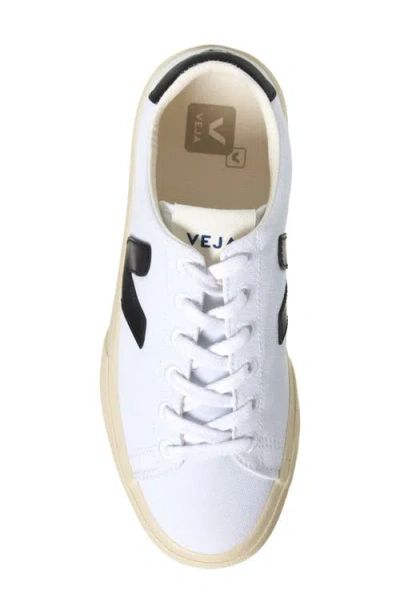 Veja Minimalist White Sneakers With Contrasting Logo In Neutral