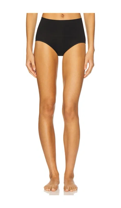 Yummie Liliana Comfortably Curved Shaping Thong In Black