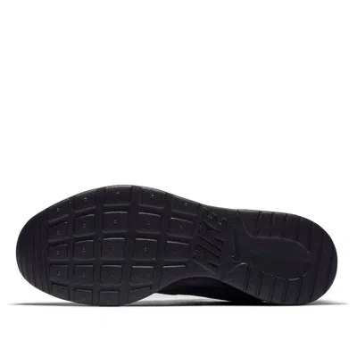 Nike Tanjun Sneaker In Black