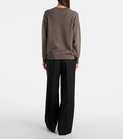 羊毛与羊绒混纺毛衣