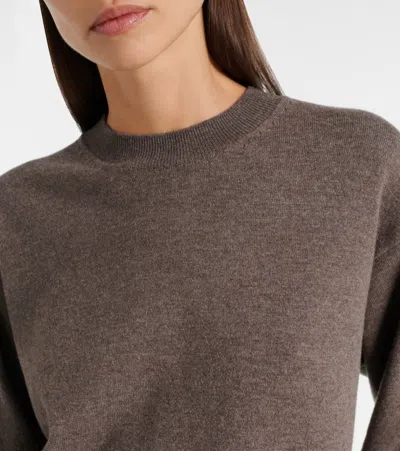 羊毛与羊绒混纺毛衣