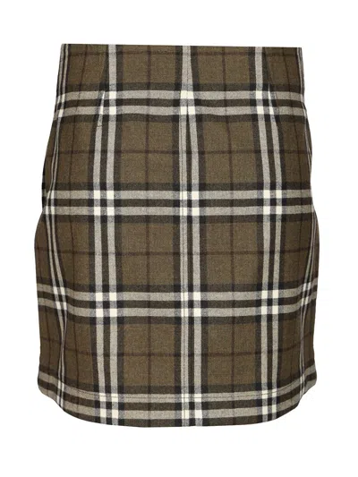 Burberry Check-p'attern Kilt In Green