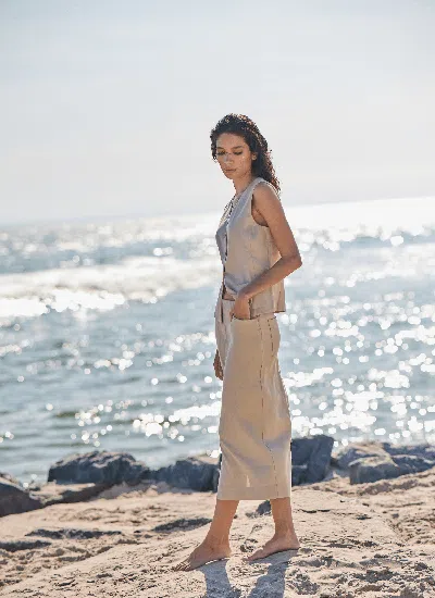 Lyssé Nixie Long Pencil Skirt In Linen In Neutral