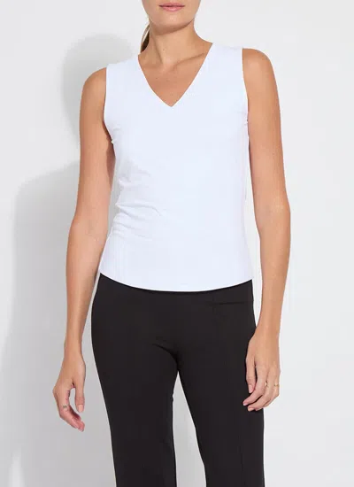 Lyssé Essential V-neck Shell Curvy In White