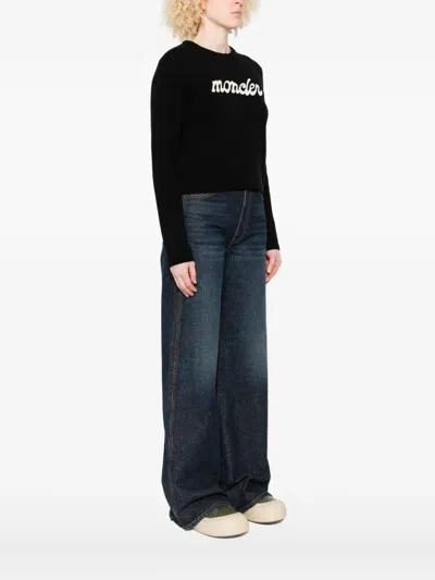 Moncler Cropped Sweater With Contrasting Embroidered Logo In Black