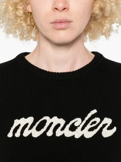 Moncler Cropped Sweater With Contrasting Embroidered Logo In Black