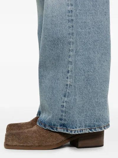 宽松喇叭牛仔裤