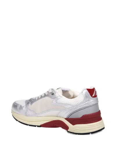 Autry Low Top Sneaker With Contrast Sole And Mesh Panels In Red