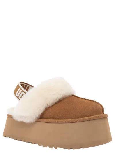 Ugg Platform Mules Made Of Camel-colored Leather With Faux Fur And Elastic Back In Brown