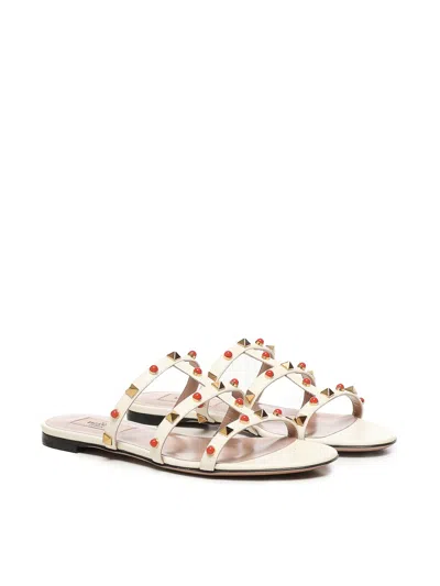 Valentino Garavani Rockstud Slide T. 05 In Beige