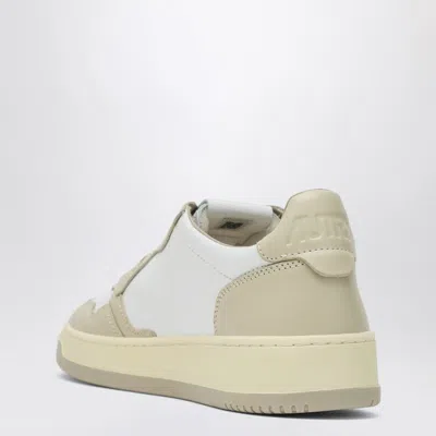 Autry Medalist Low Sneakers In Neutral