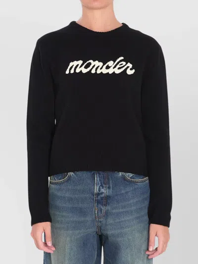 Moncler Cropped Sweater With Contrasting Embroidered Logo In Black