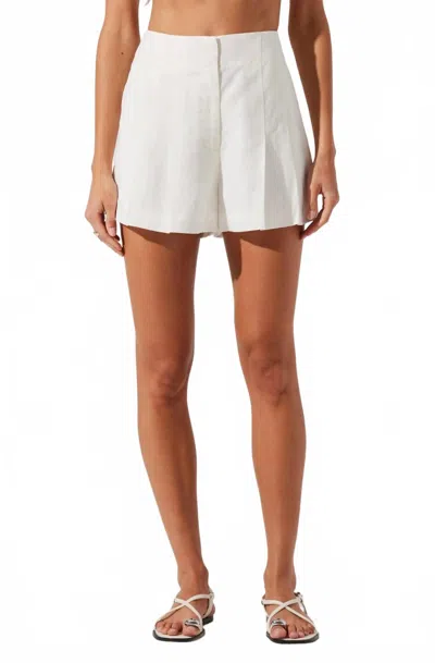 Astr Artice Shorts In White In White