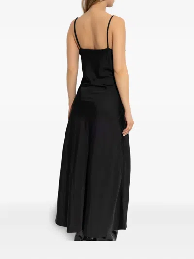 垂坠不对称连衣裙