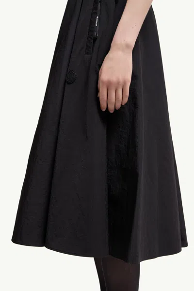 Moncler Elastic Waist Flared Midi Skirt In Black