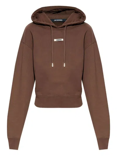 Jacquemus Le Hoodie Gros Grain Brown Cropped Hoodie With Drawstring Hood And Logo Patch On The Front In Cotton In Brown