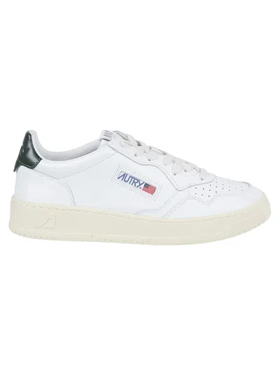 Autry Medalist Low Sneakers In White