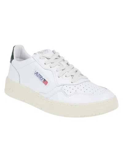 Autry Medalist Low Sneakers In White