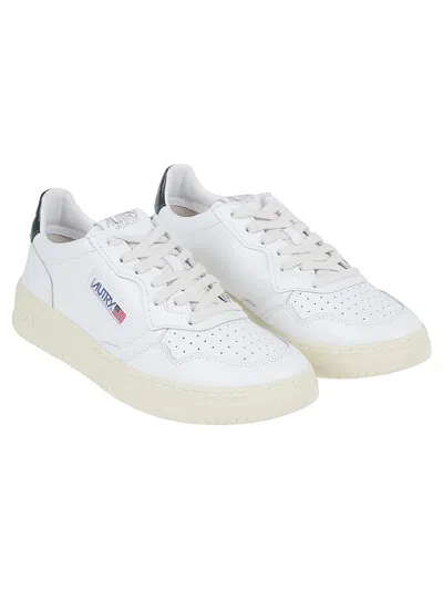 Autry Medalist Low Sneakers In White