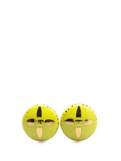 Pre-owned Chanel 1997 Gold Plated And Resin Cc Round Clip On Earrings Costume Earrings In Yellow