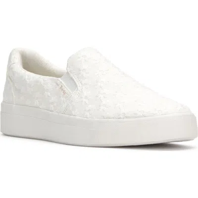Keds Unisex|women's Pursuit Starburst Eyelet Slip On Canvas Sneakers In Snow White