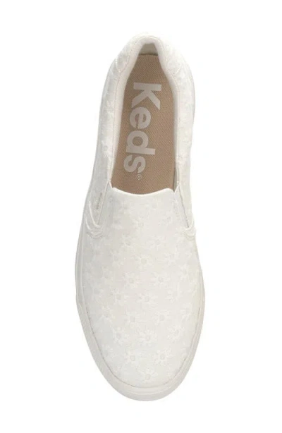 Keds Unisex|women's Pursuit Starburst Eyelet Slip On Canvas Sneakers In Snow White