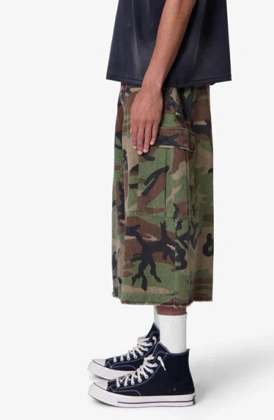 Mnml Extralong Cotton Cargo Shorts In Multi