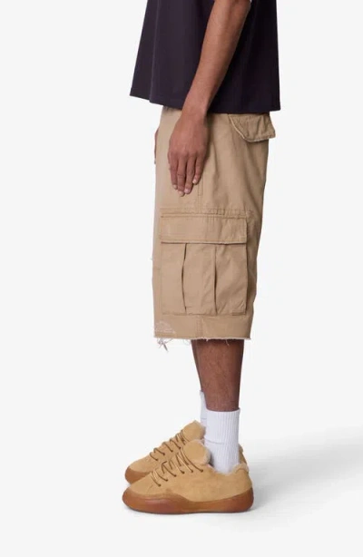 Mnml Baggy Distressed Cargo Shorts In Brown