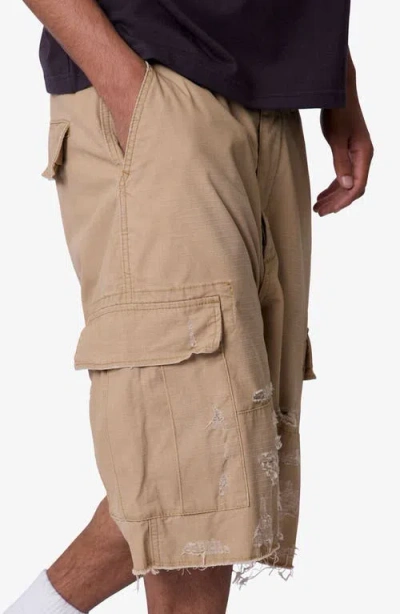 Mnml Baggy Distressed Cargo Shorts In Brown