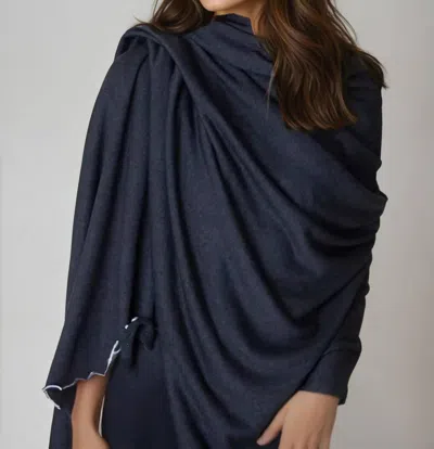Buki Travel Wrap In Charcoal Grey In Gray