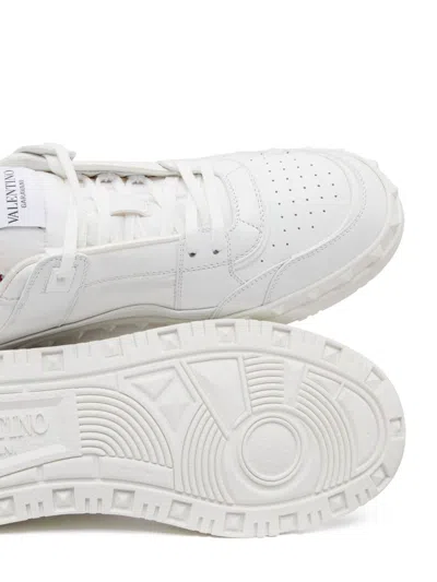 Valentino Freedots Low-top Sneakers In White