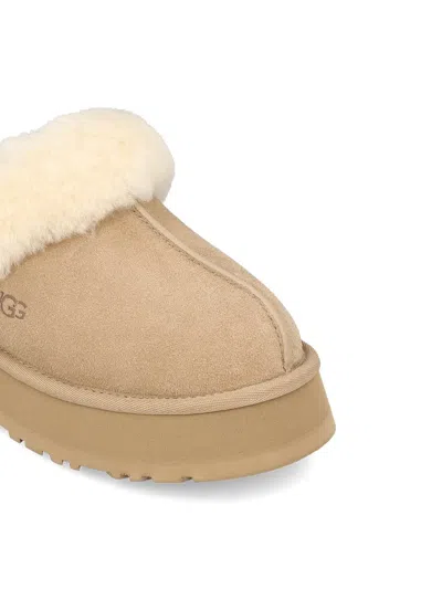 Ugg Chaussons Disquette En Cuir In Sand