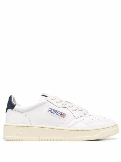 Autry Medalist White Low Top Sneakers With Contrasting Heel Tab In Leather Woman In Multi