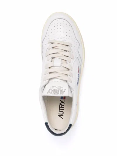 Autry Medalist White Low Top Sneakers With Contrasting Heel Tab In Leather Woman In Multi