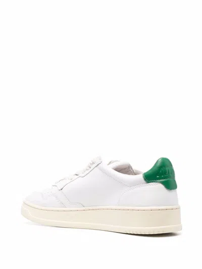Autry Medalist Low White Sneakers With Contrasting Heel Tab In Leather Man In White