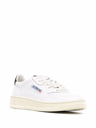 Autry Medalist White Low Top Sneakers With Contrasting Heel Tab In Leather Woman In Multi