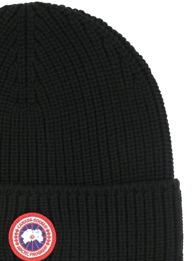 Canada Goose Ribbed Black Merino Wool Toque With Contrast Emblem In Black