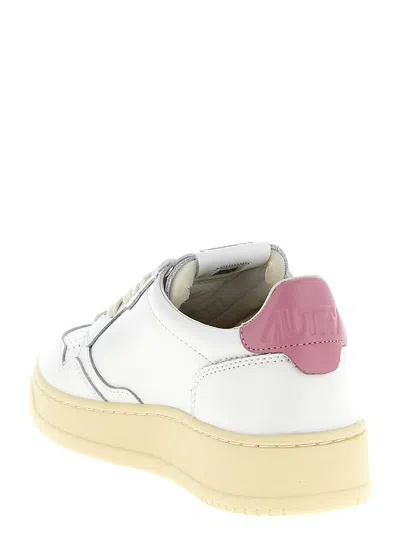 Autry Medalist Low Sneakers Pink In White