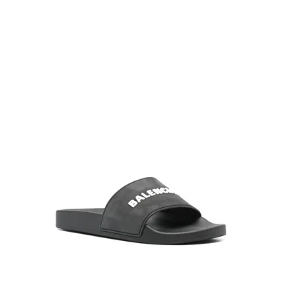 Balenciaga Logo Rubber Slide Sandals In Black