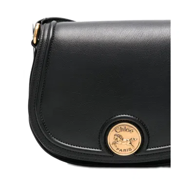 Chloé Grained Leather Shoulder Bag With Prominent Logo Detail In Black