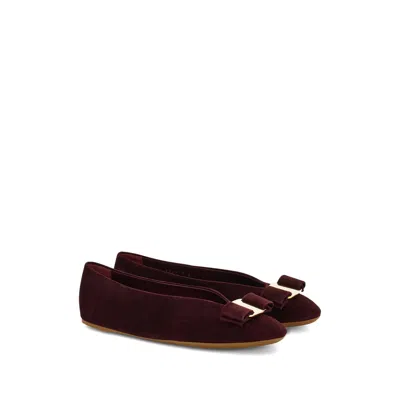 Ferragamo Bow Detail Suede Ballerinas In Burgundy