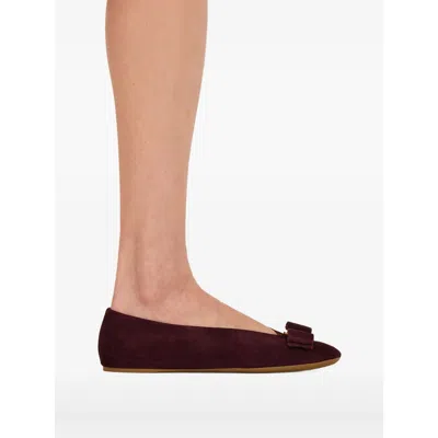 Ferragamo Bow Detail Suede Ballerinas In Burgundy