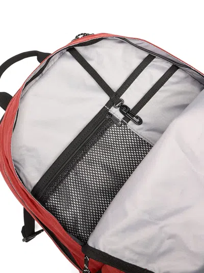 Eastpak Medium Gerys Padded-strap Drawstring Backpack In Red