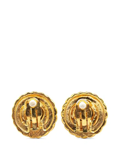 Pre-owned Chanel 20th Century Gold Plated Cc Round Clip On Earrings Costume Earrings