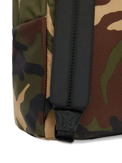 DAY PAK'R 迷彩图案填充肩带双肩包