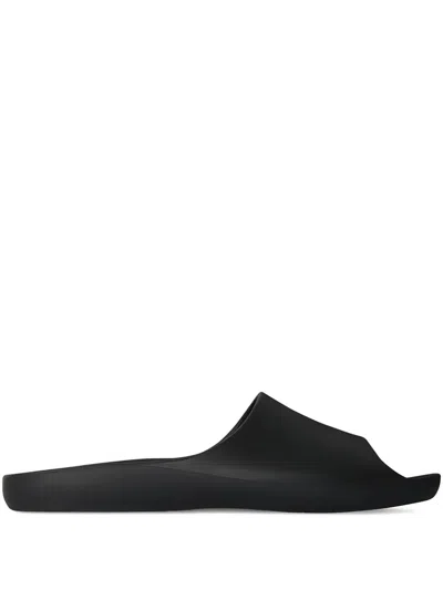 The Row Ama Slipon In Rubber In Black
