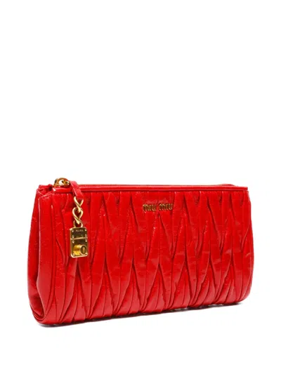 Pre-owned Miu Miu 2010s Matelassé Clutch Bag In Red