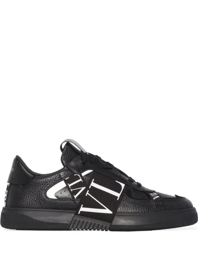 Valentino Panelled Logo-detail Sneakers In Black