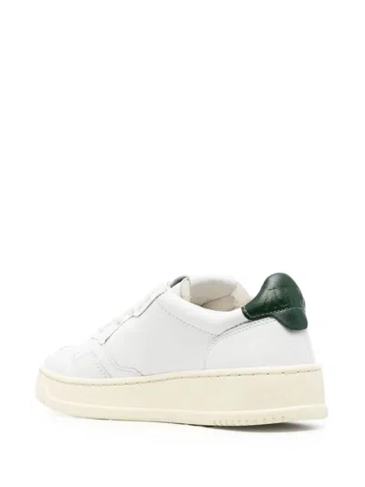 Autry Medalist White Low Top Sneakers With Contrasting Heel Tab In Leather Woman